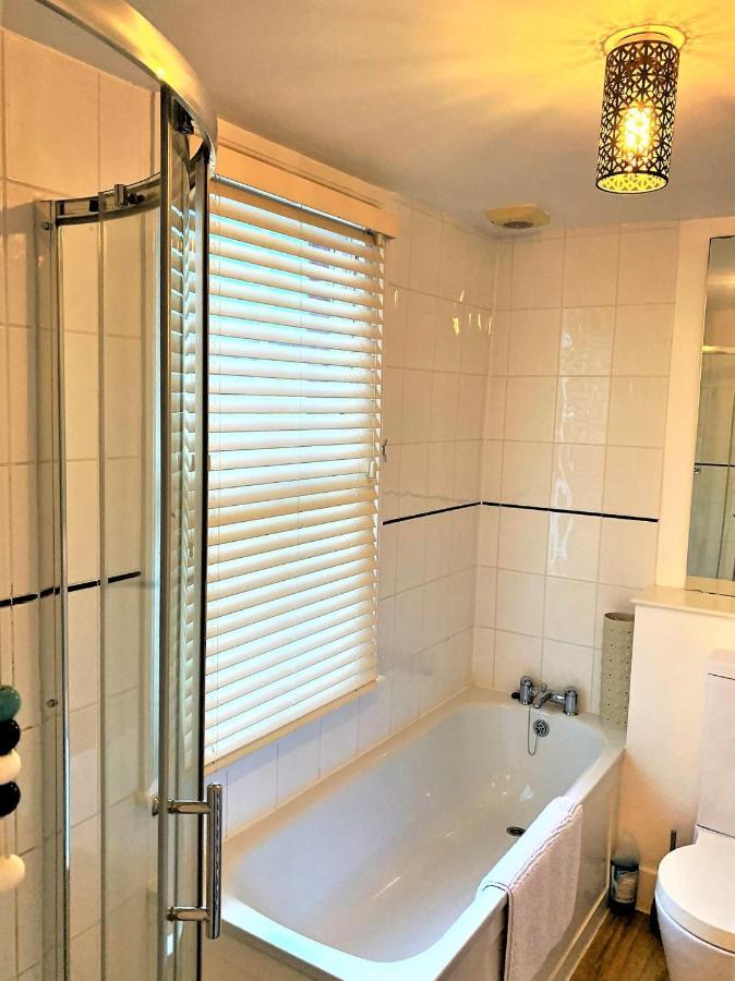 Riverside Channel5 "Holidays Homes In The Sun" Featured Central Canterbury Cottage With Free Parking Exteriör bild