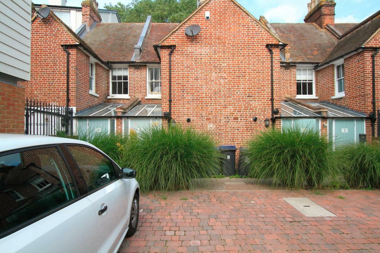 Riverside Channel5 "Holidays Homes In The Sun" Featured Central Canterbury Cottage With Free Parking Exteriör bild