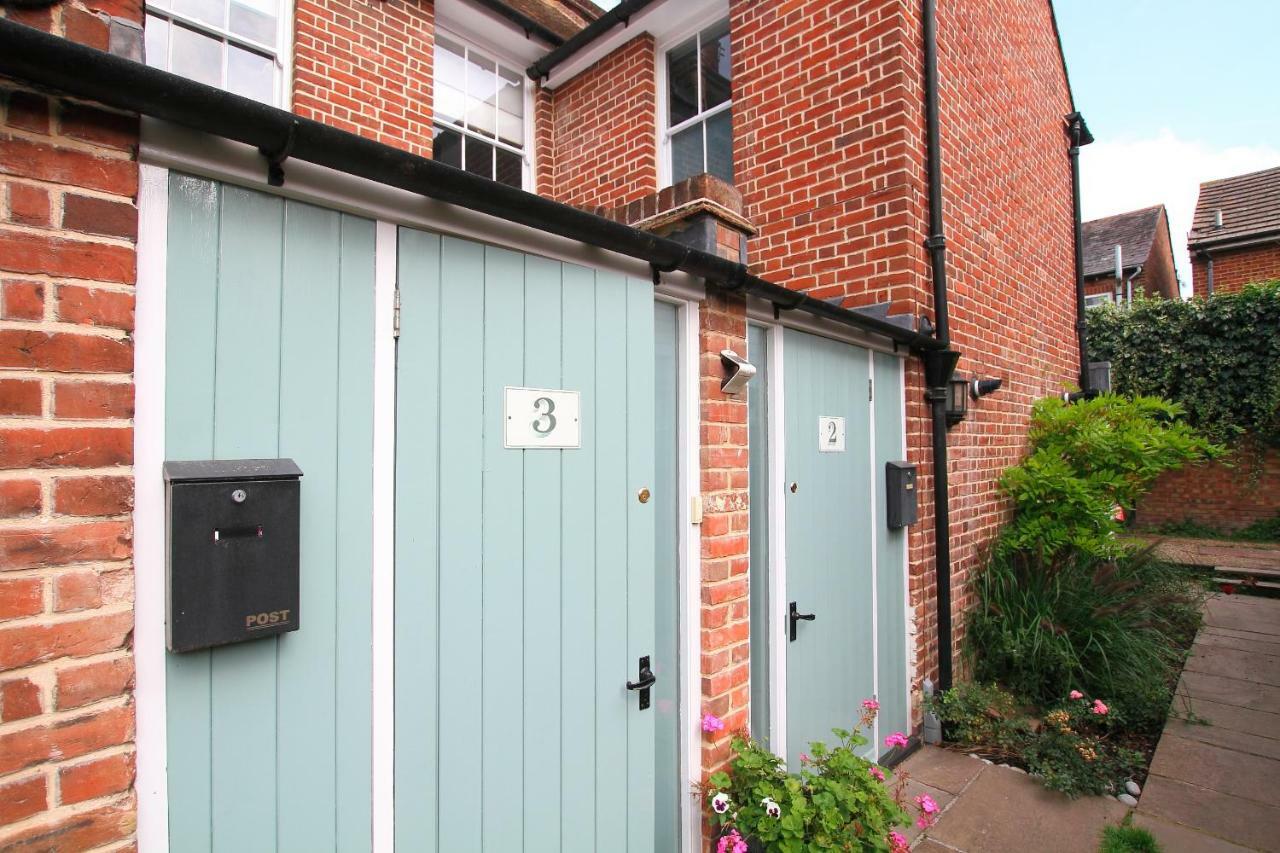 Riverside Channel5 "Holidays Homes In The Sun" Featured Central Canterbury Cottage With Free Parking Exteriör bild
